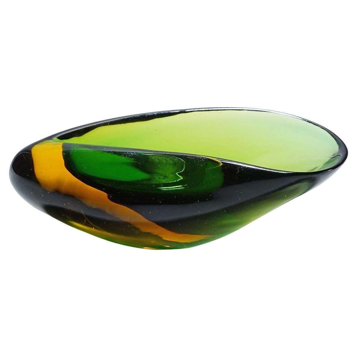 Archimede Seguso Sommerso Valva Bowl In Green And Yellow