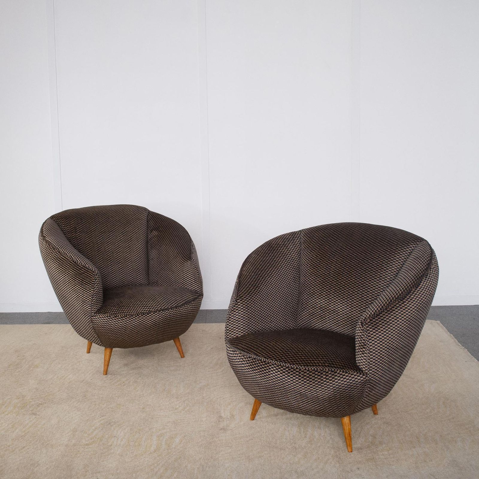 Gio Ponti In The Style Set Of Two Armchairs 1940s photo for sale
