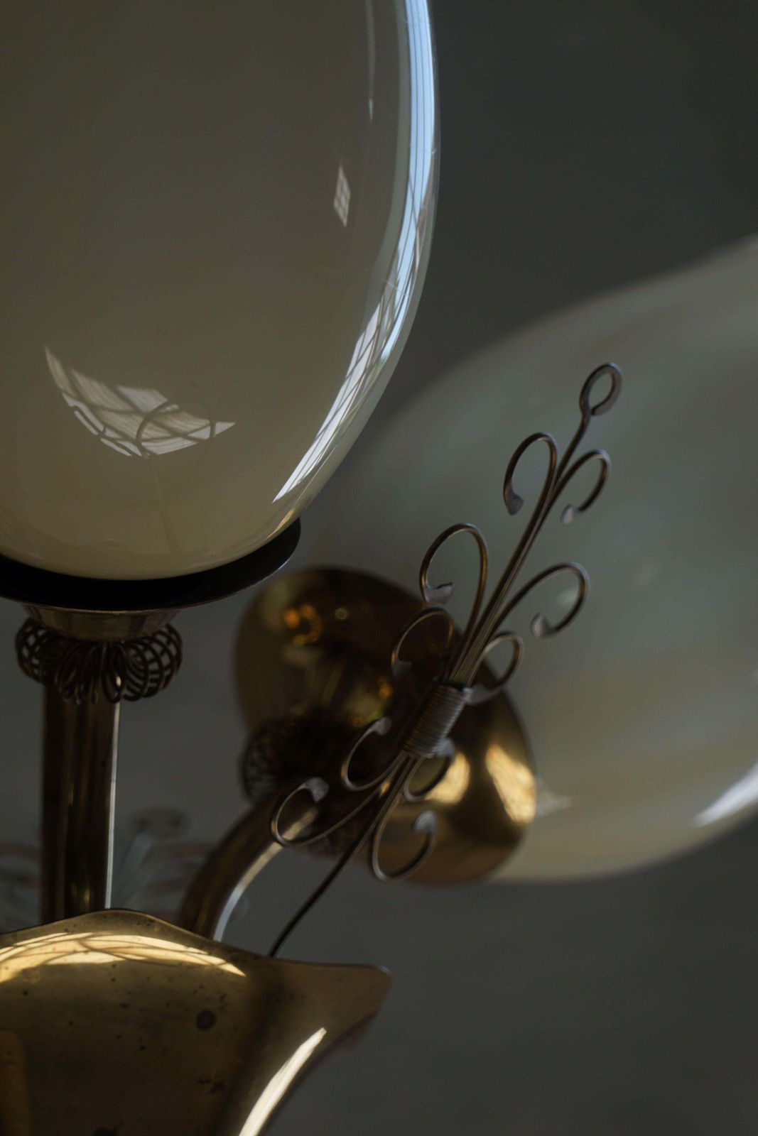 Paavo Tynell For Idman Oy, 3 Arm Chandelier In Brass & Glass, Mid Century, 1940s photo vinterior