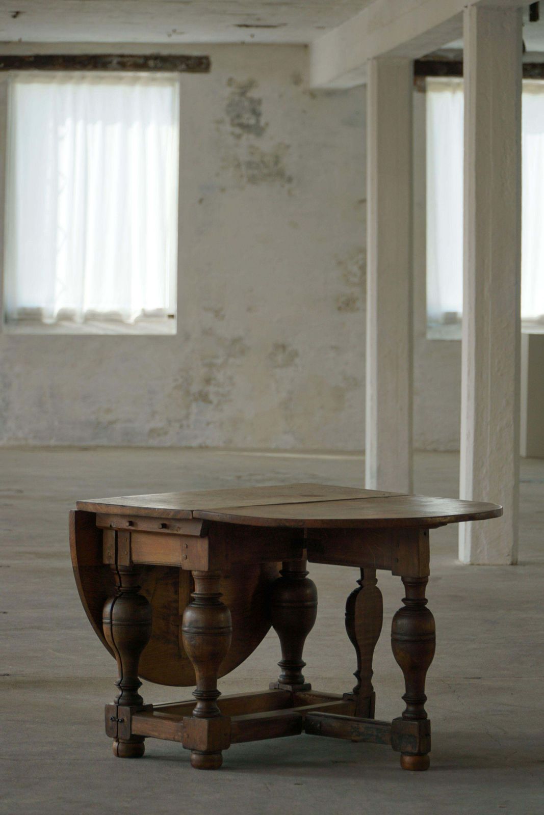 Furniture Antique Baroque Drop Leaf Table In Oak, Danish Cabinetmaker, 19th Century photo
