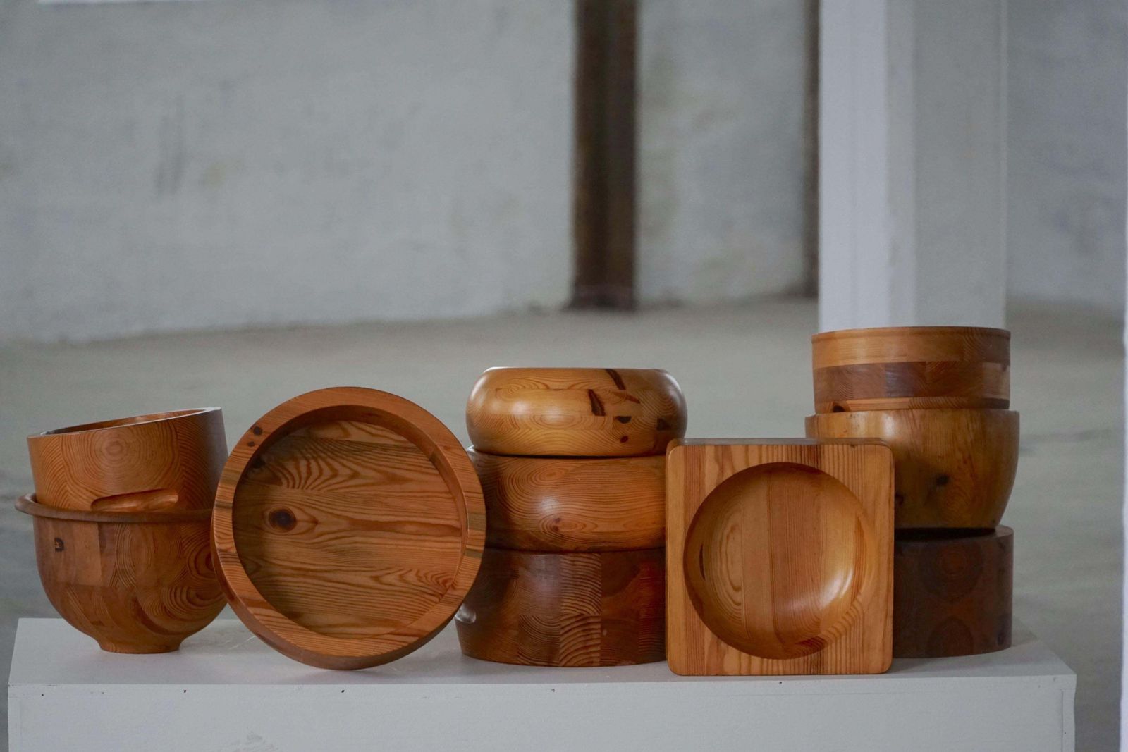 2710.0 Lot Of 10 Mid Century Swedish Pine Bowls, Crafted By Holmbergs & Varnamo, 1970s photo
