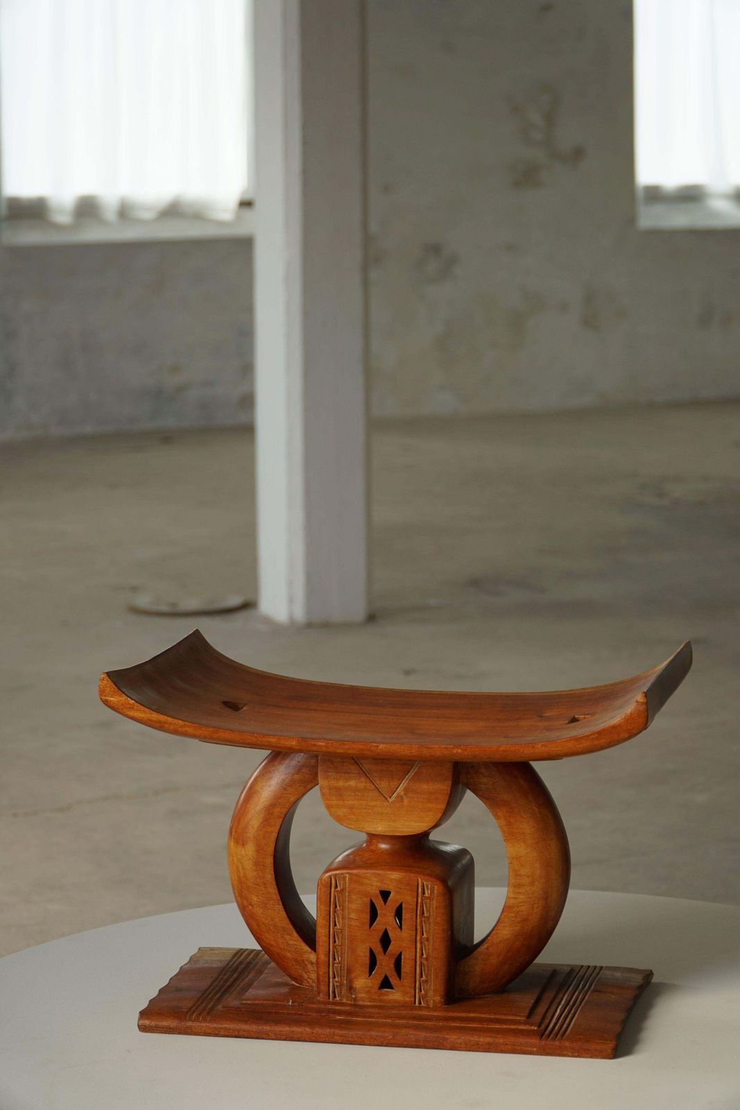 West African Ashanti Stool In Carved Hardwood, 20th Century photo Furniture