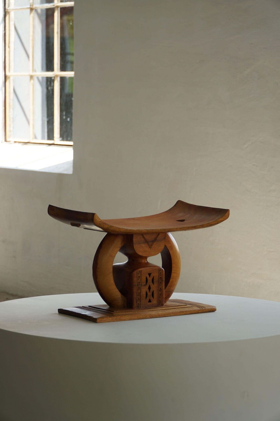 West African Ashanti Stool In Carved Hardwood, 20th Century photo buy