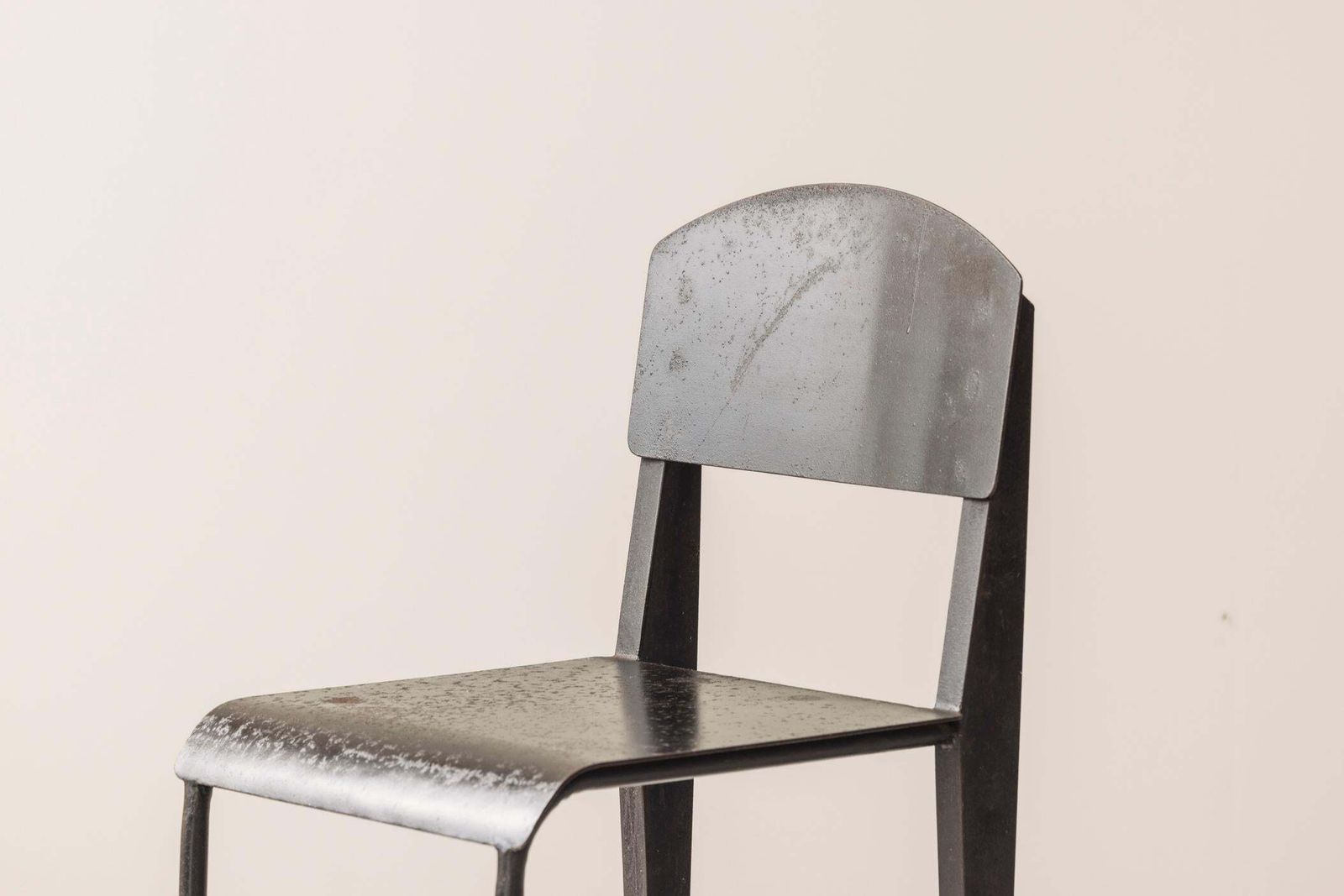 Unusual Interpretation Jean Prouvé Metropole 305 / Standard Chair, France, 1950s photo 4000.0