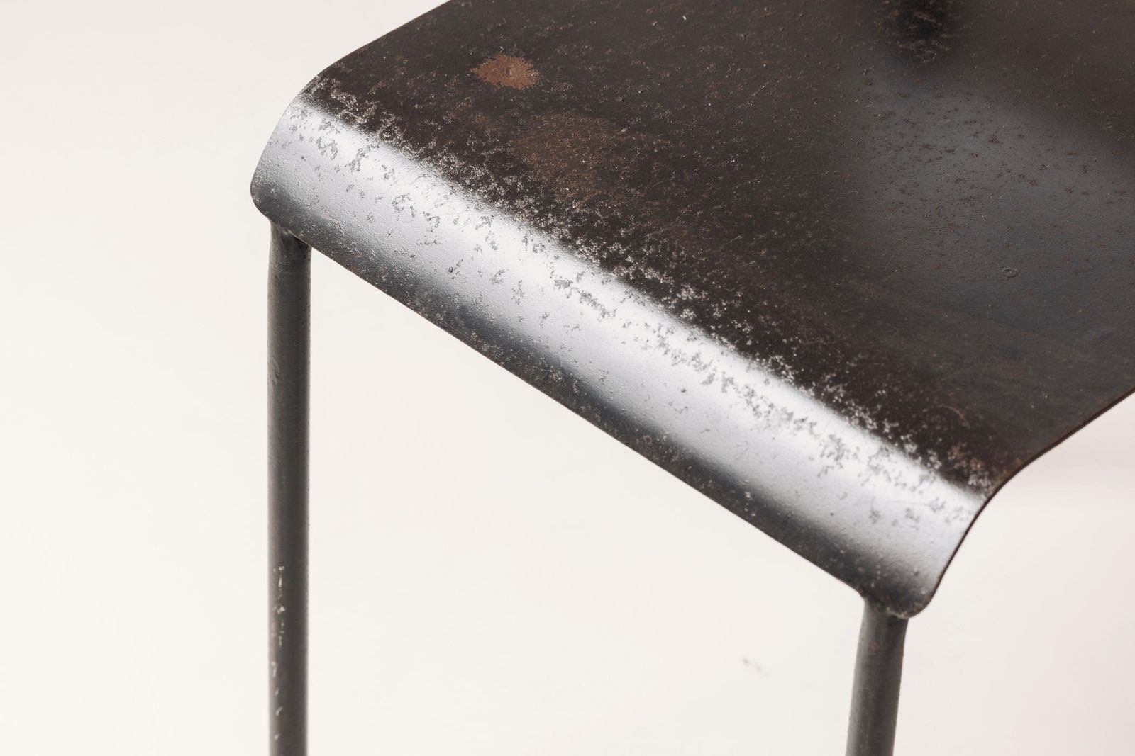 photo for sale Unusual Interpretation Jean Prouvé Metropole 305 / Standard Chair, France, 1950s