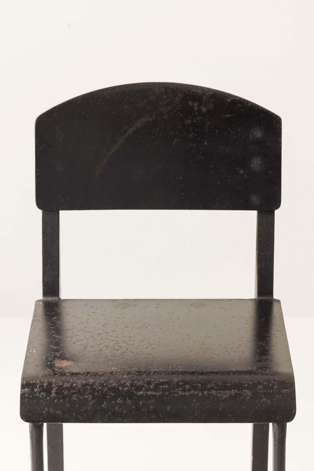 photo vinterior Unusual Interpretation Jean Prouvé Metropole 305 / Standard Chair, France, 1950s