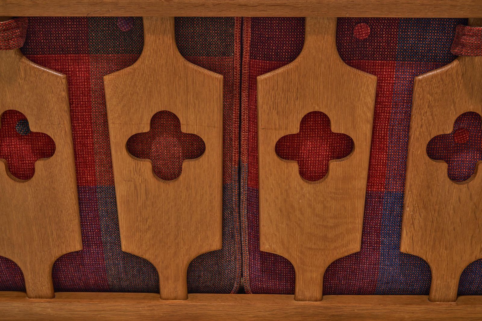 photo vintage Guillerme Et Chambron "José" Sofa For Votre Maison, France 1970s