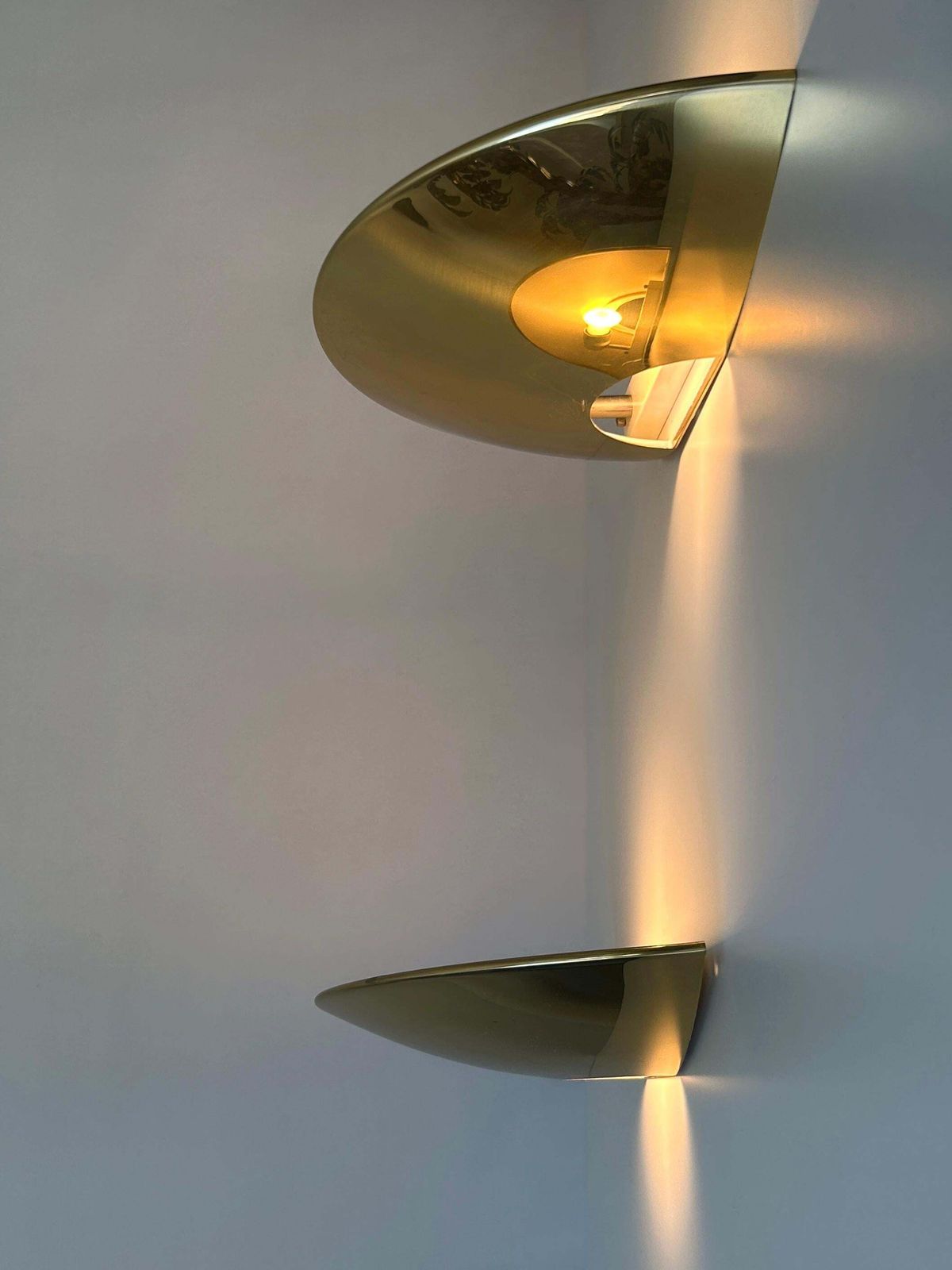 photo vintage Set Of Two Elegant Brass Wall Lamps Or Sconces By Florian Schulz Germany 1970s