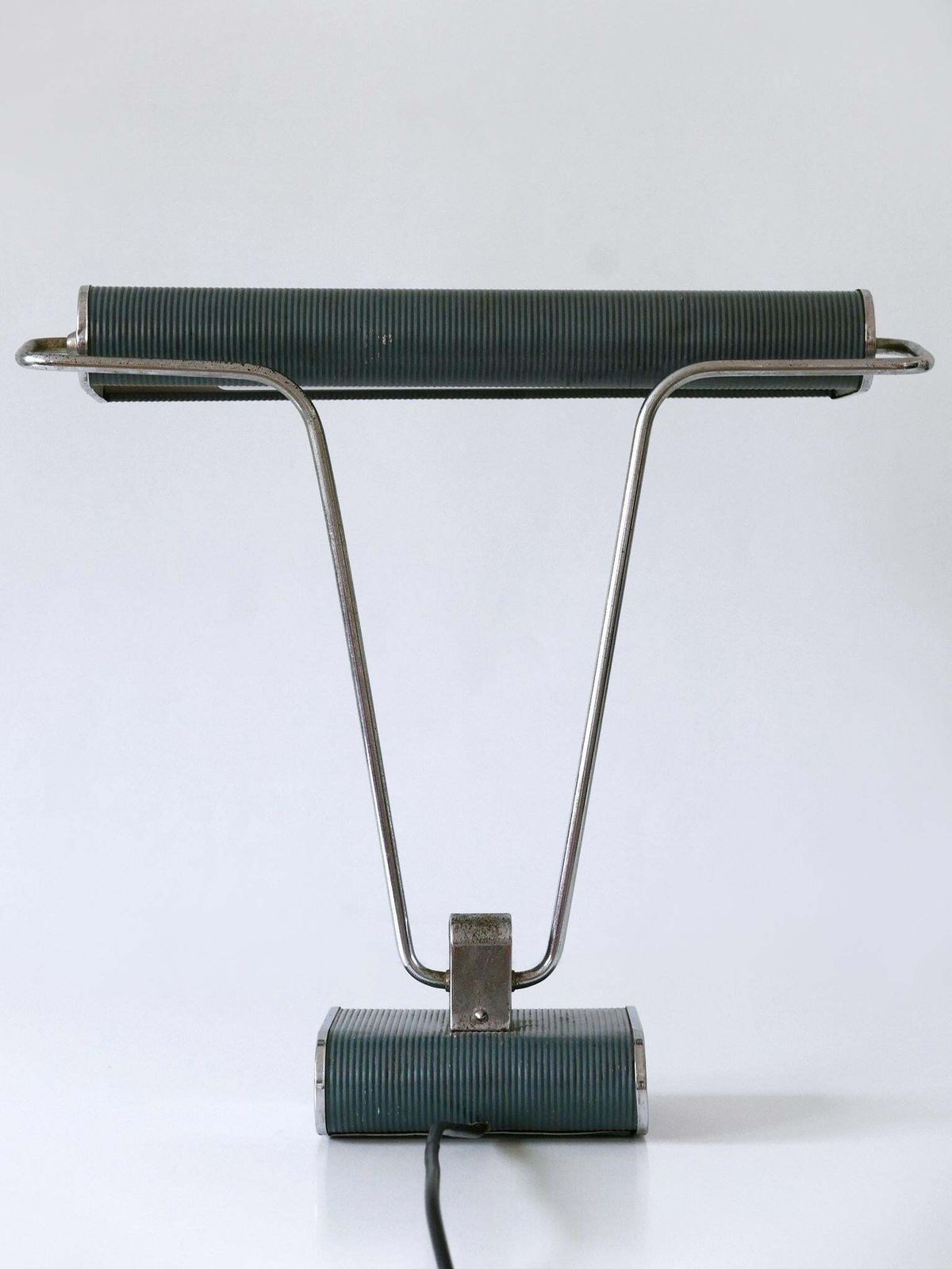 photo vintage Art Deco Table Lamp Or Desk Light 'No 71' By André Mounique For Jumo 1930s
