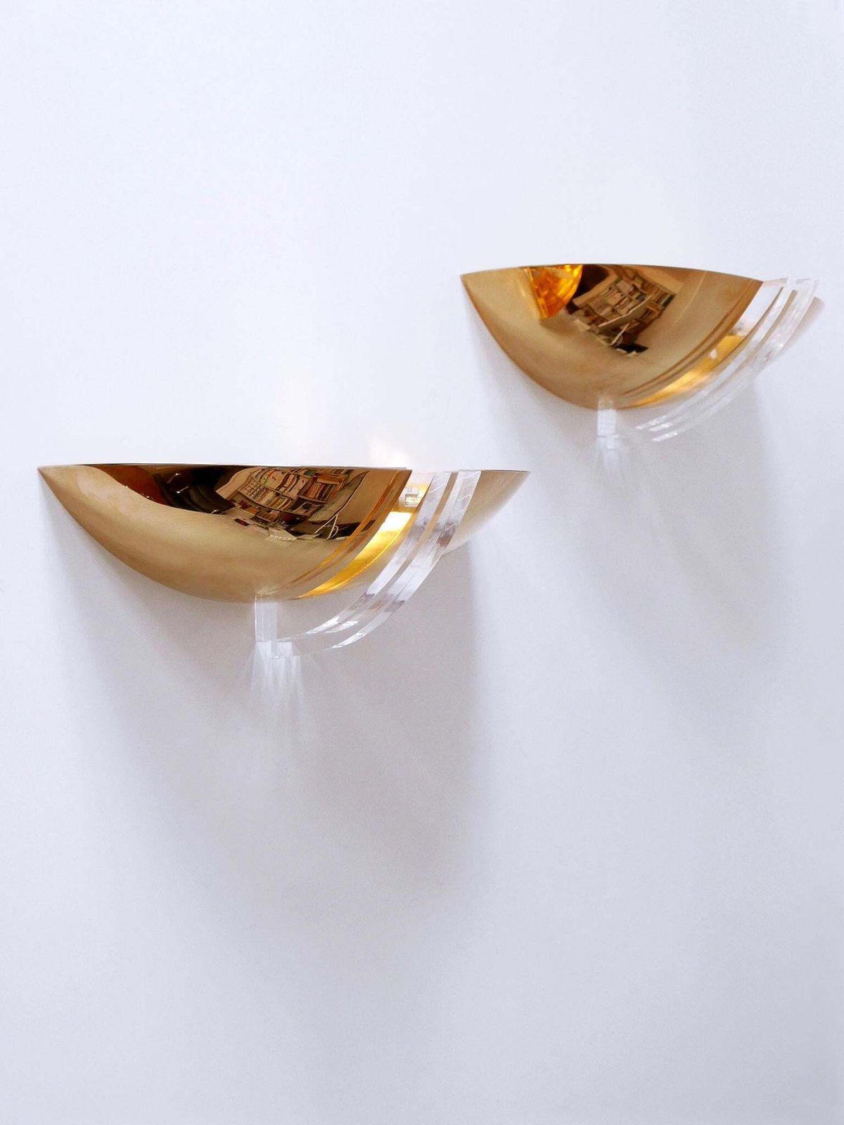 photo vinterior Set Of Two Elegant Gilt Brass & Lucite Sconces Or Wall Lights Germany 1980s