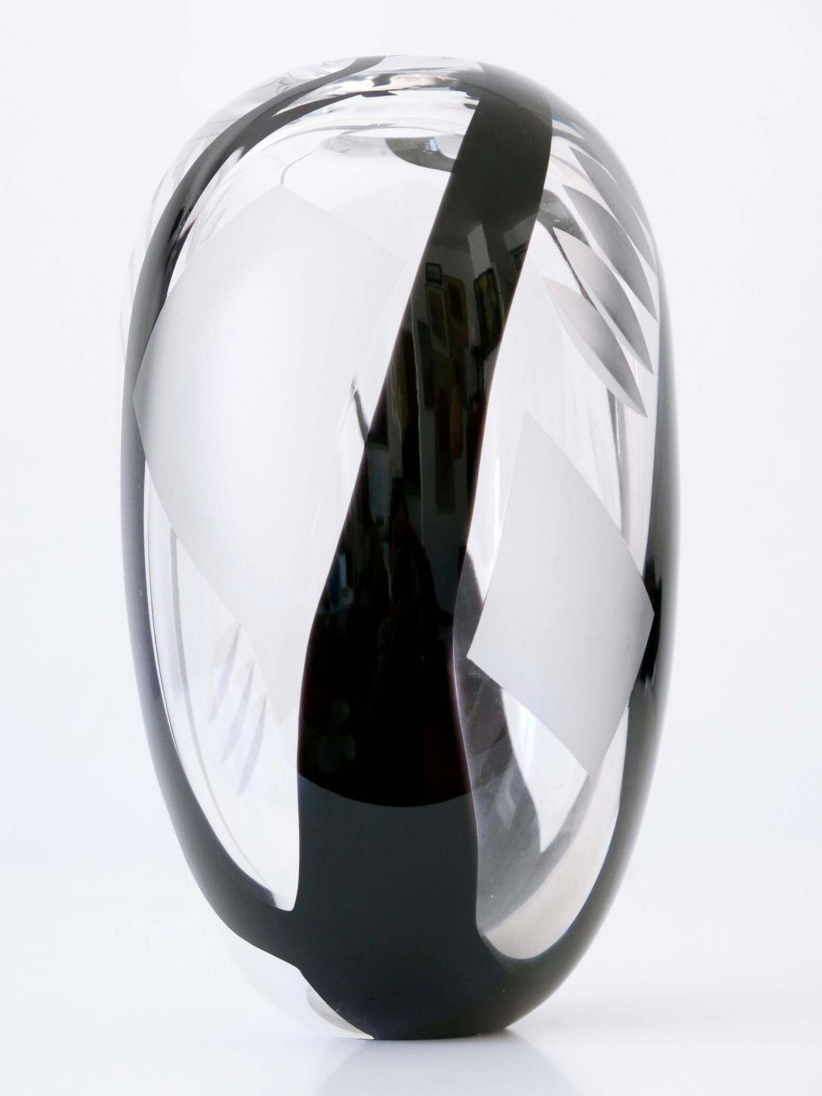 1947.0 Unique Art Glass Vase By Anna Ehrer For Kosta Boda Sweden 1992 Signed photo