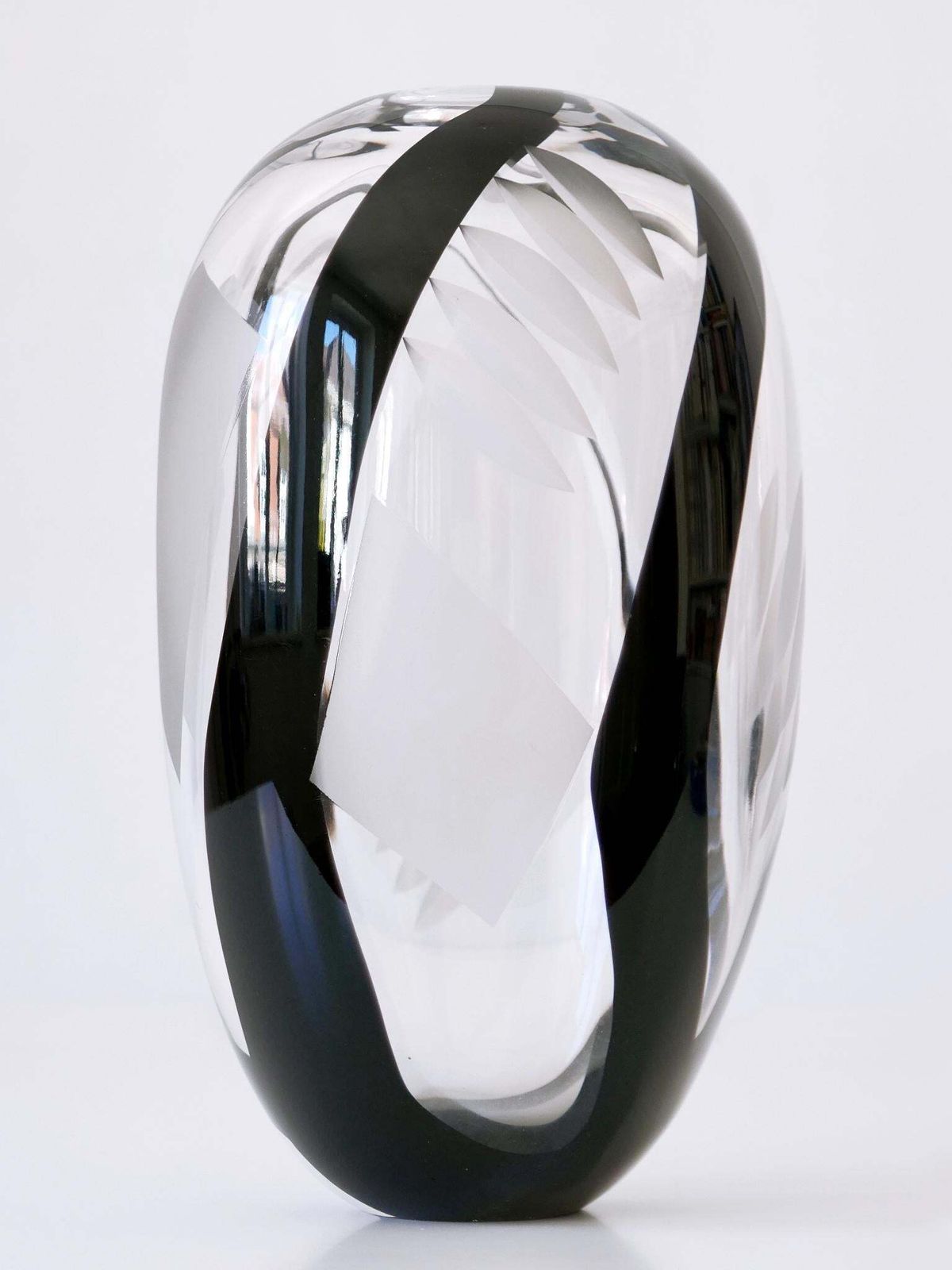 photo vinterior Unique Art Glass Vase By Anna Ehrer For Kosta Boda Sweden 1992 Signed
