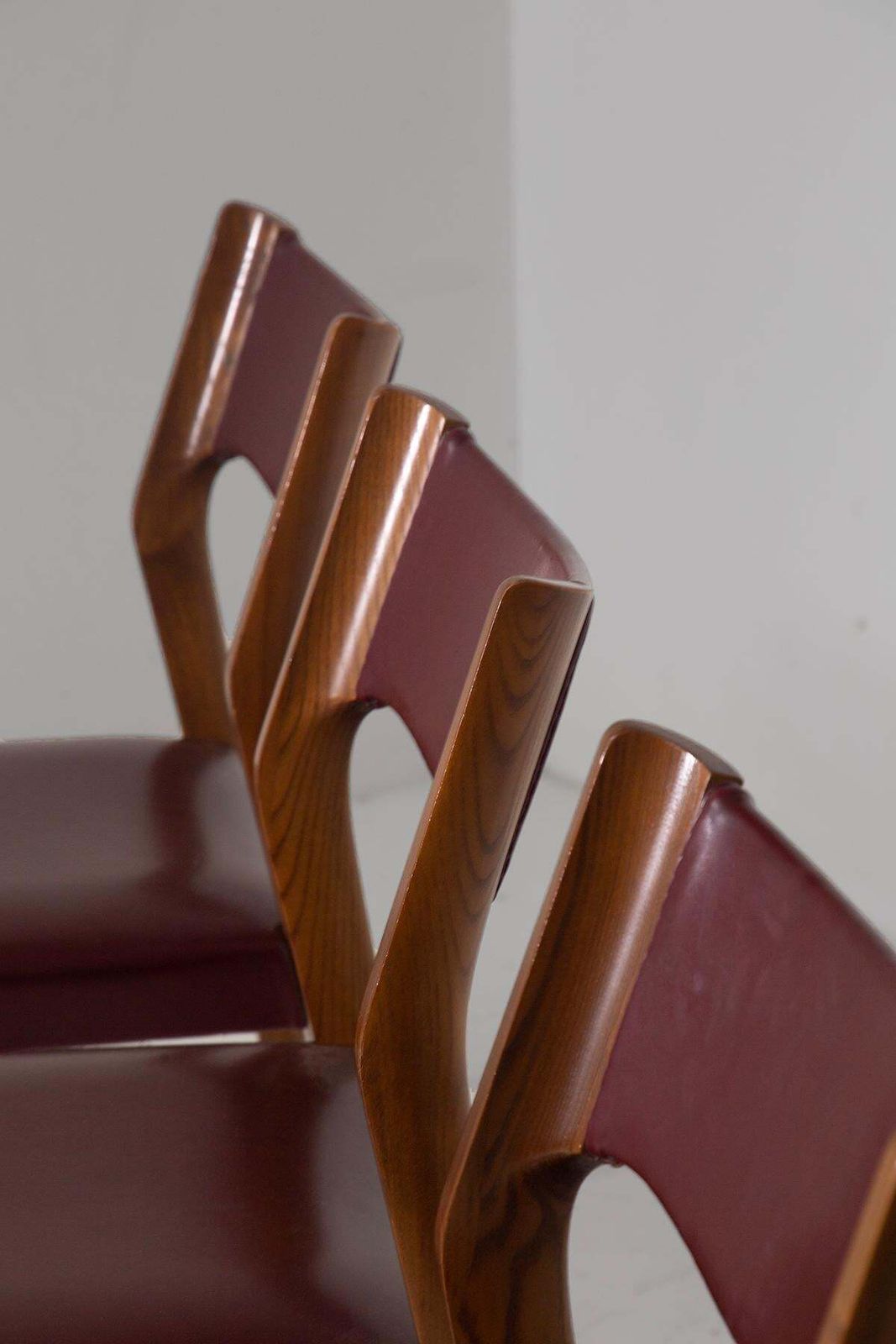 Elegant Set Of Four Italian Chairs In Burgundy Leather photo vintage