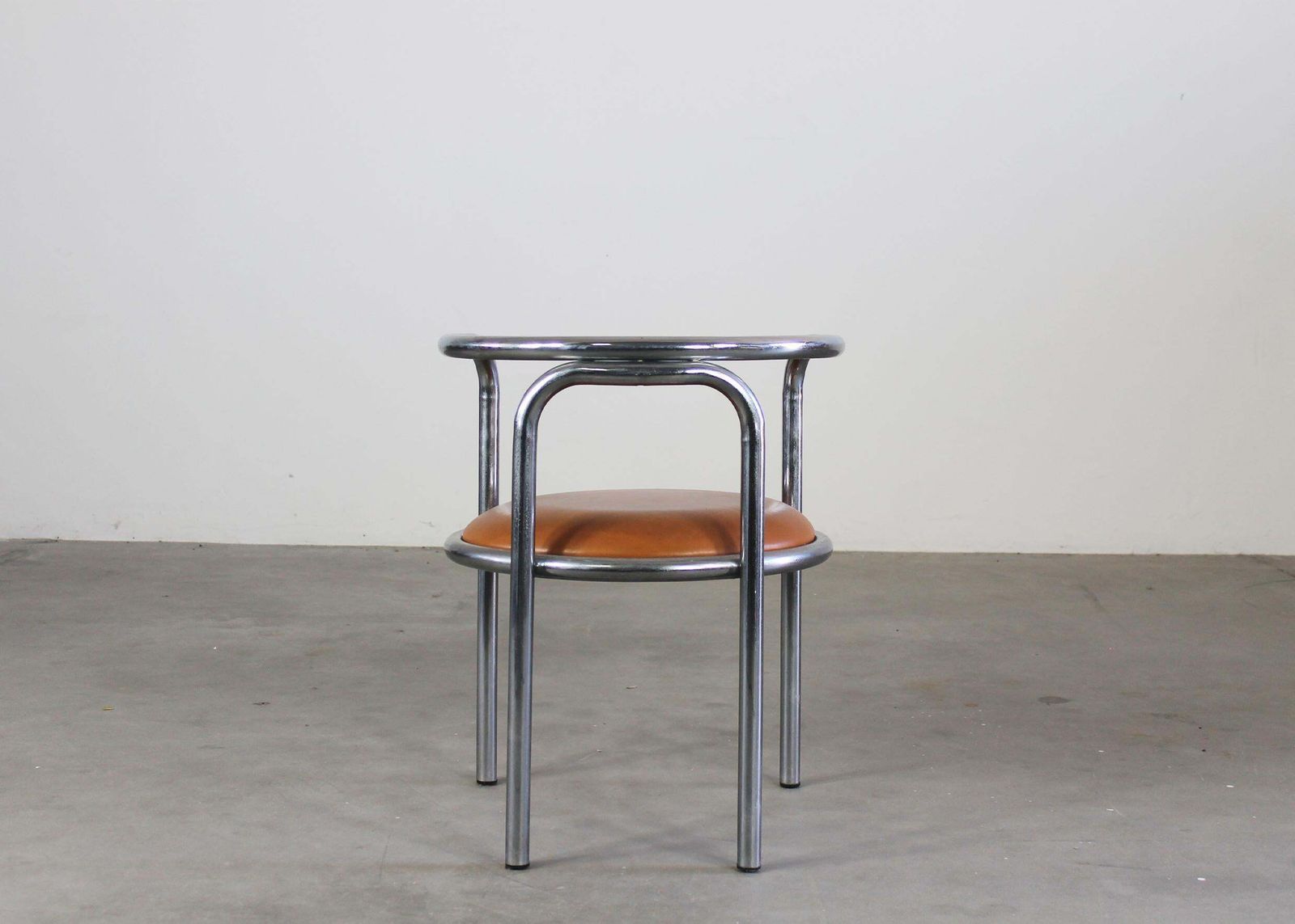 photo buy Gae Aulenti Locus Solus Dining Room Set In Steel And Leather By Poltronova 1970s