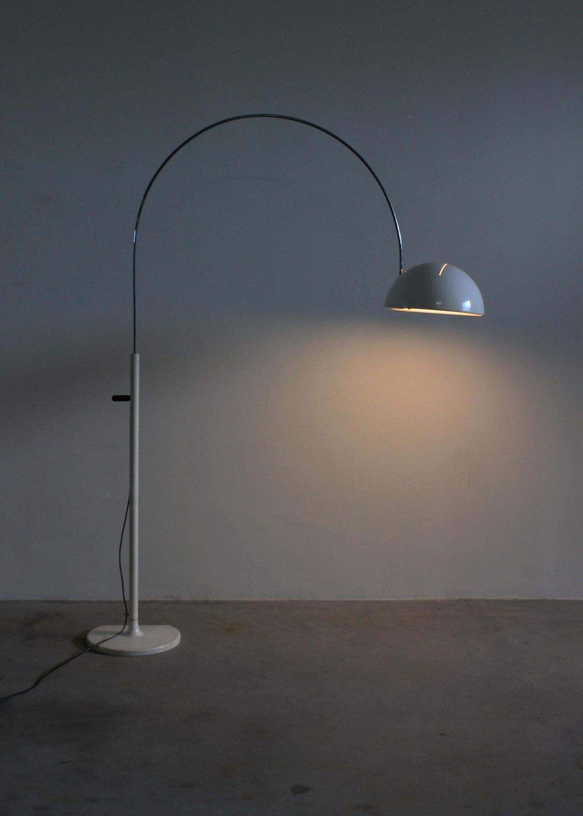 Joe Colombo Coupè 3320r Floor Lamp In White Lacquered Metal By Oluce 1967 Italy photo 2427.0