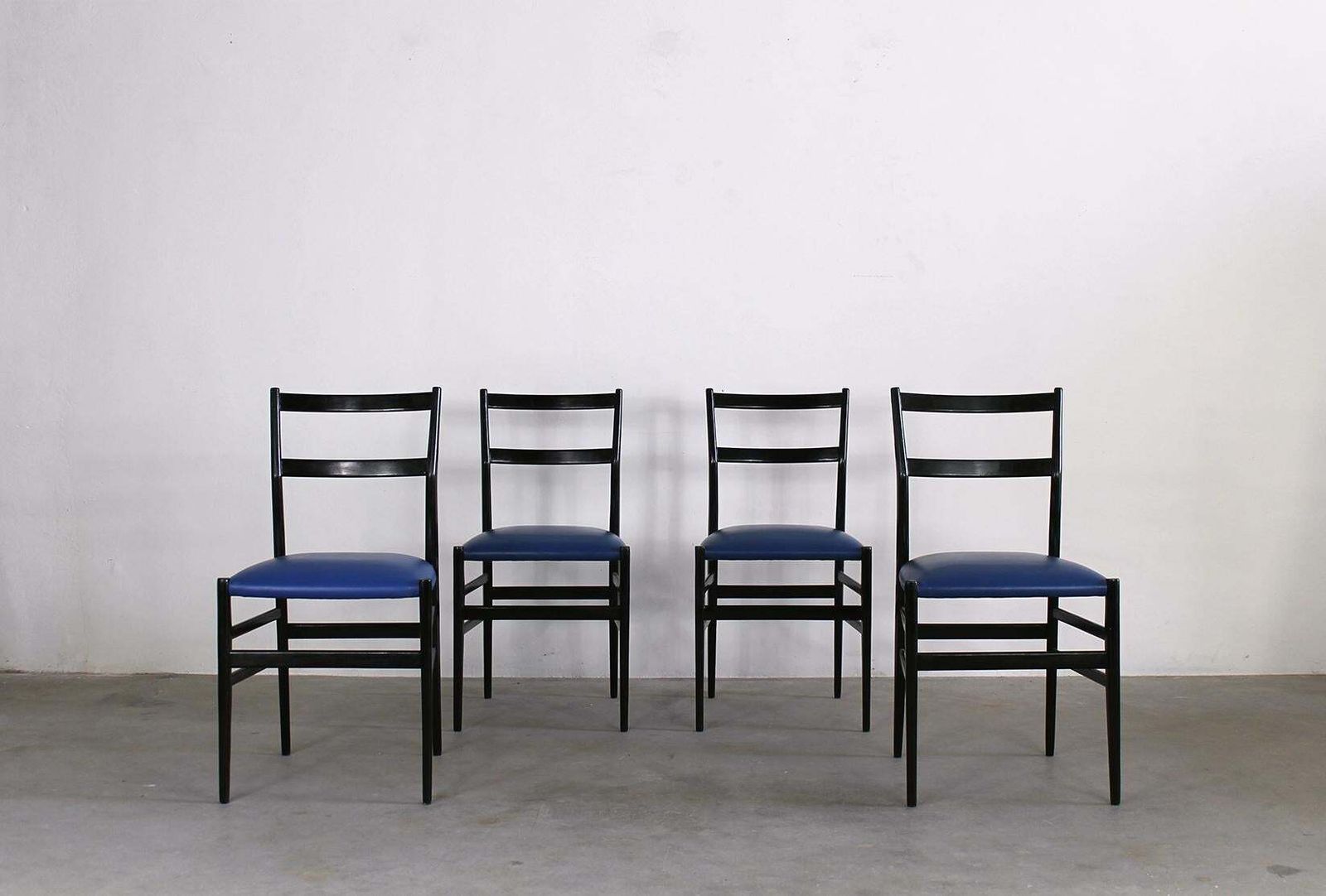 Gio Ponti Set Of Four Leggera Dining Chairs By Cassina 1951 Italy photo Furniture