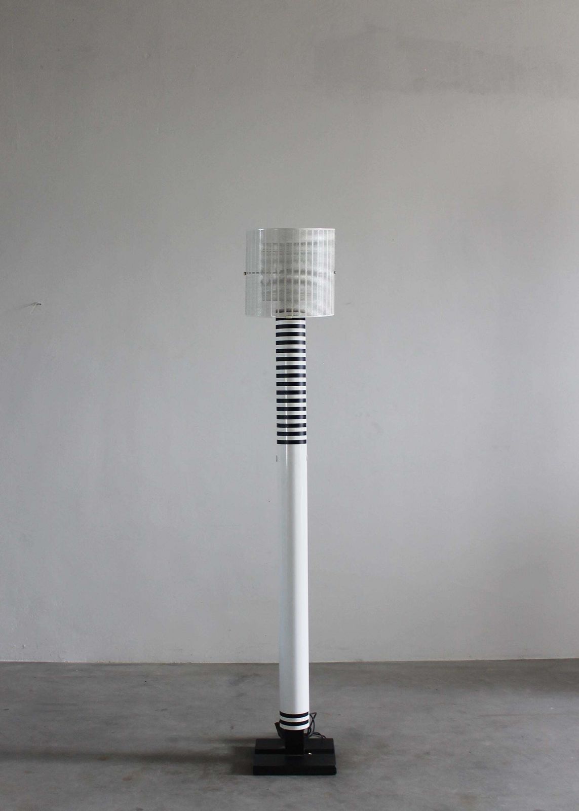 Mario Botta Shogun Floor Lamp In Black And White Metal By Artemide 1986 Italy photo furniture