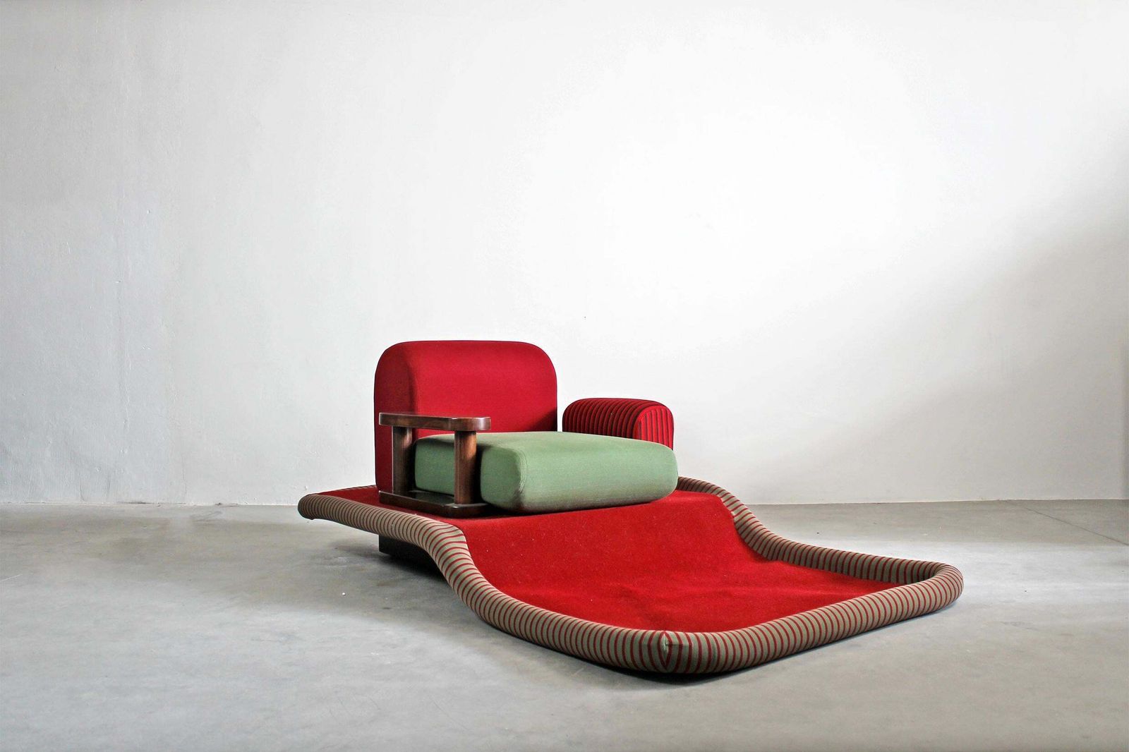 Ettore Sottsass Flying Carpet Armchair By Bedding Brevetti 1970s Italy photo furniture
