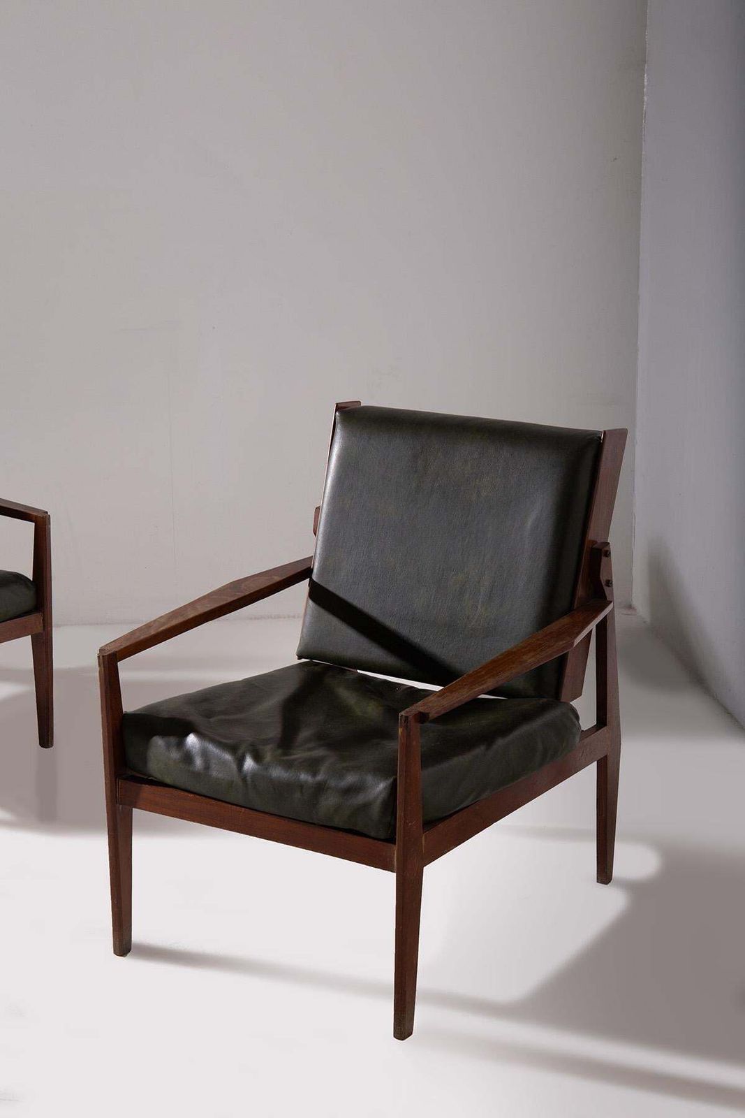 Italian Vintage Pair Of Dark Green Leather Armchairs photo 6902.0