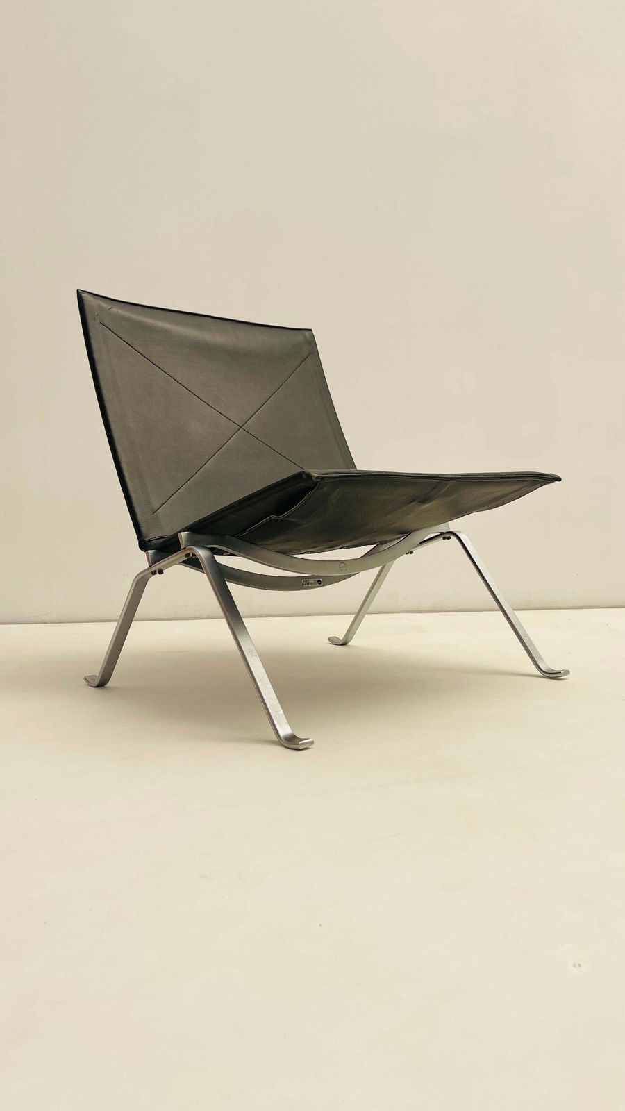 'Pk22' By Poul Kjaerholm For Fritz Hansen photo furniture