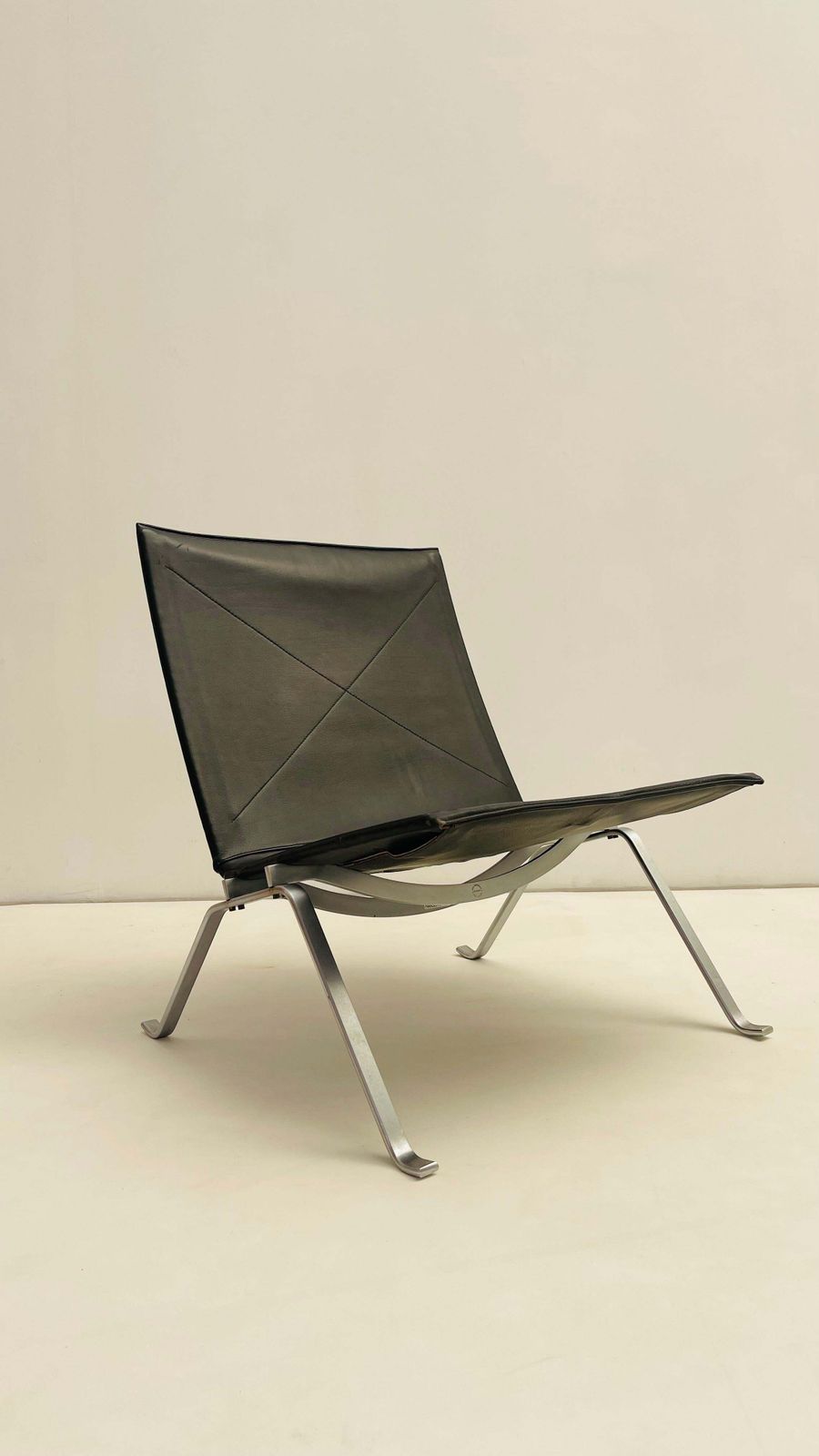 'Pk22' By Poul Kjaerholm For Fritz Hansen photo for sale
