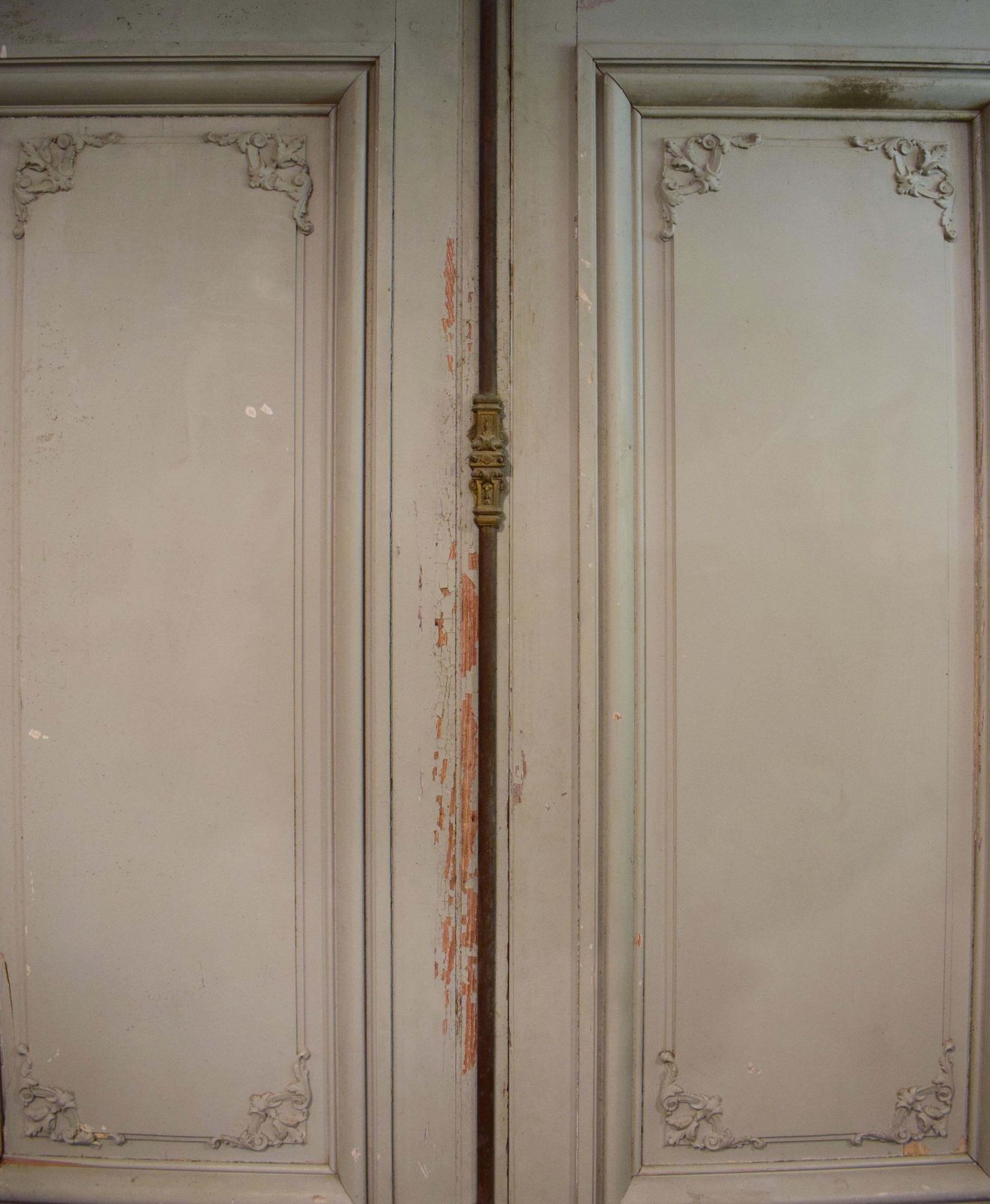 Large Set Of Napoleon III French Antique Exterior Doors With Carved Panels photo Home Fixtures