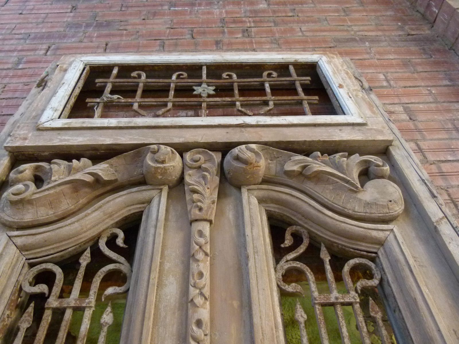19th Century Wooden Double Front Door In Art Nouveau Style photo vintage
