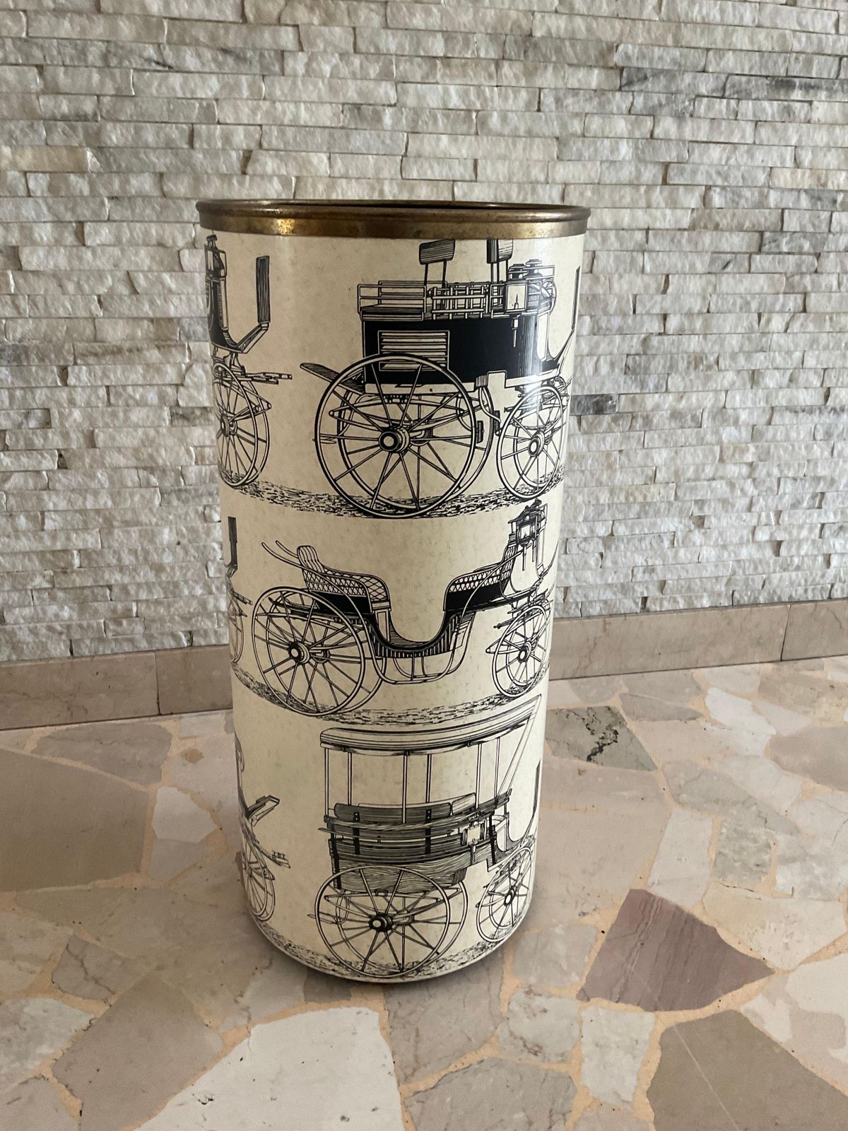 Piero Fornasetti Portaombrelli Metallo Serigrafato/Ottone. Serie Le Carrozze. photo vinterior