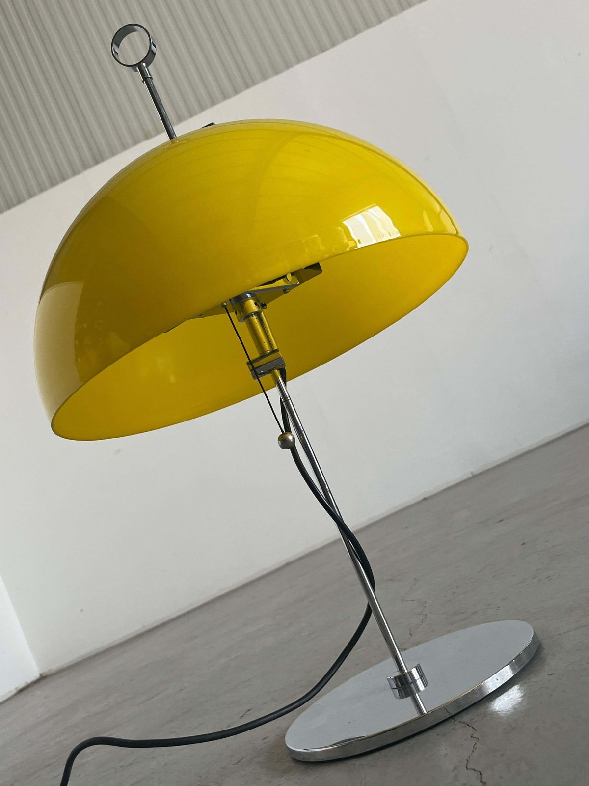 Vintage Space Age Desk Lamp In Yellow Plastic In Style Of Harvey Guzzini, Italy photo Lighting