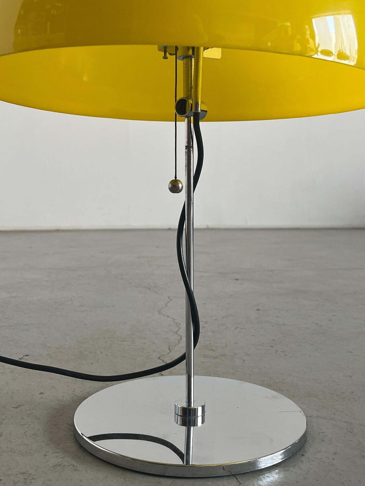 Vintage Space Age Desk Lamp In Yellow Plastic In Style Of Harvey Guzzini, Italy photo vinterior