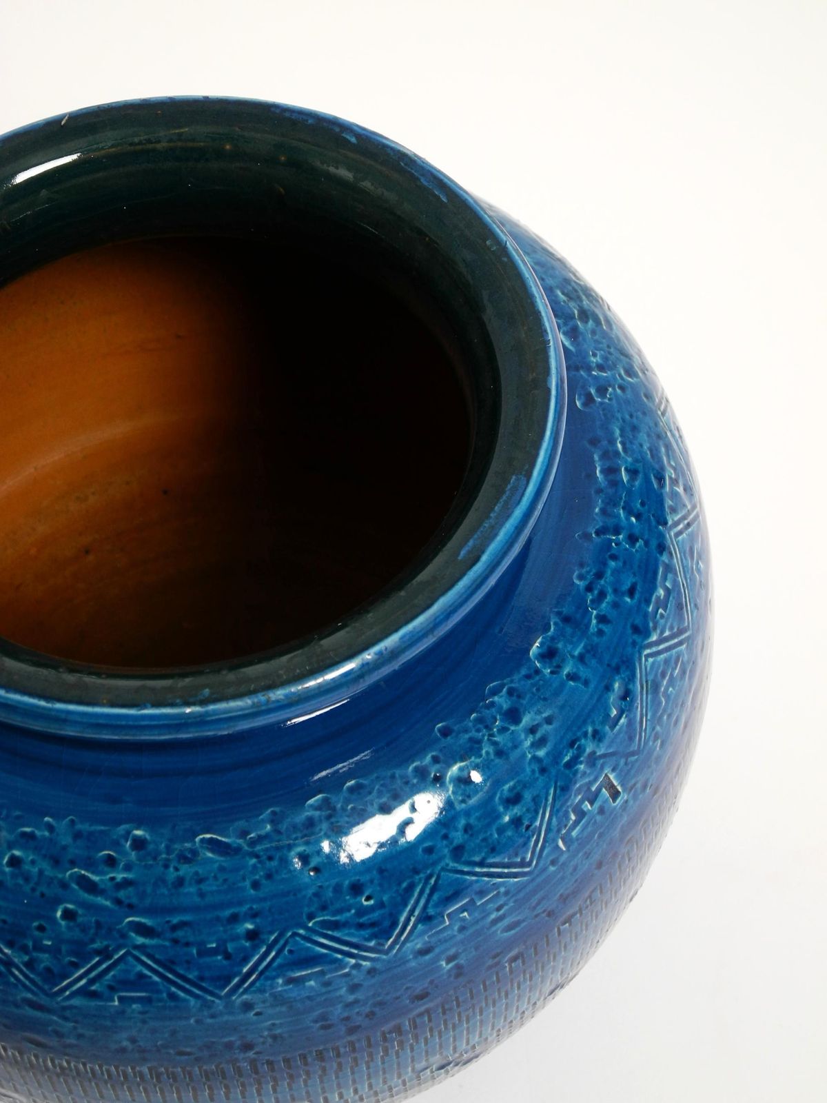 photo vinterior Beautiful 1960s Rimini Blu Ceramic Vase By Aldo Londi For Bitossi Italy