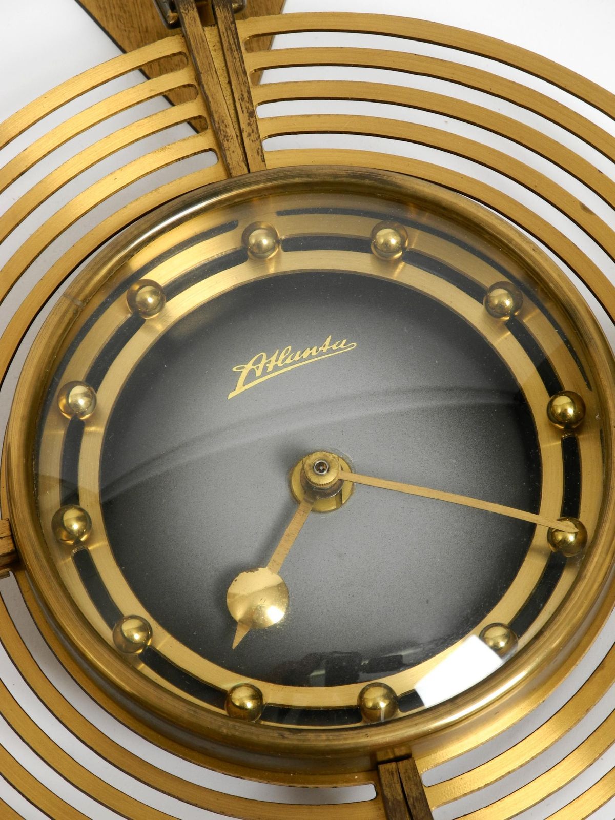 Beautiful Mid Century Atlanta Wall Clock Battery Operated And Made Of Brass photo vinterior