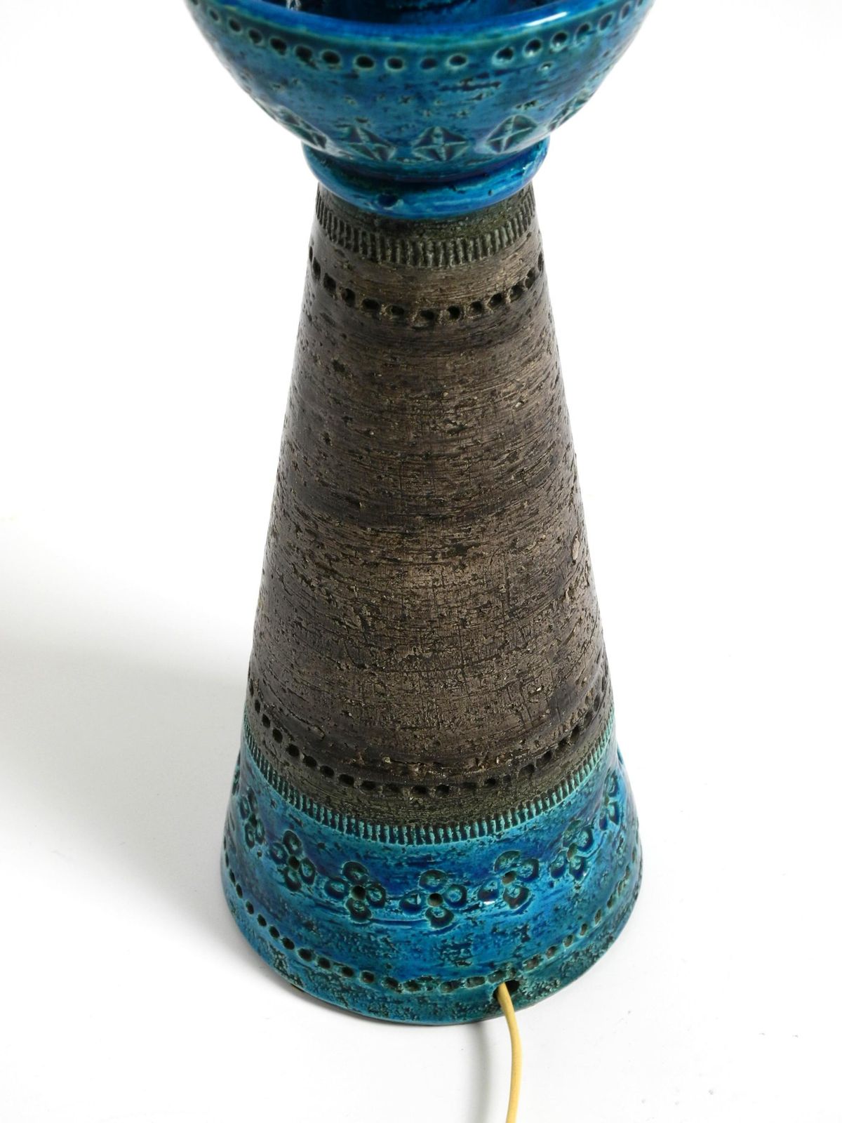 956.0 Beautiful 1960s Rimini Blue Ceramic Table Lamp By Aldo Londi For Bitossi Italy photo