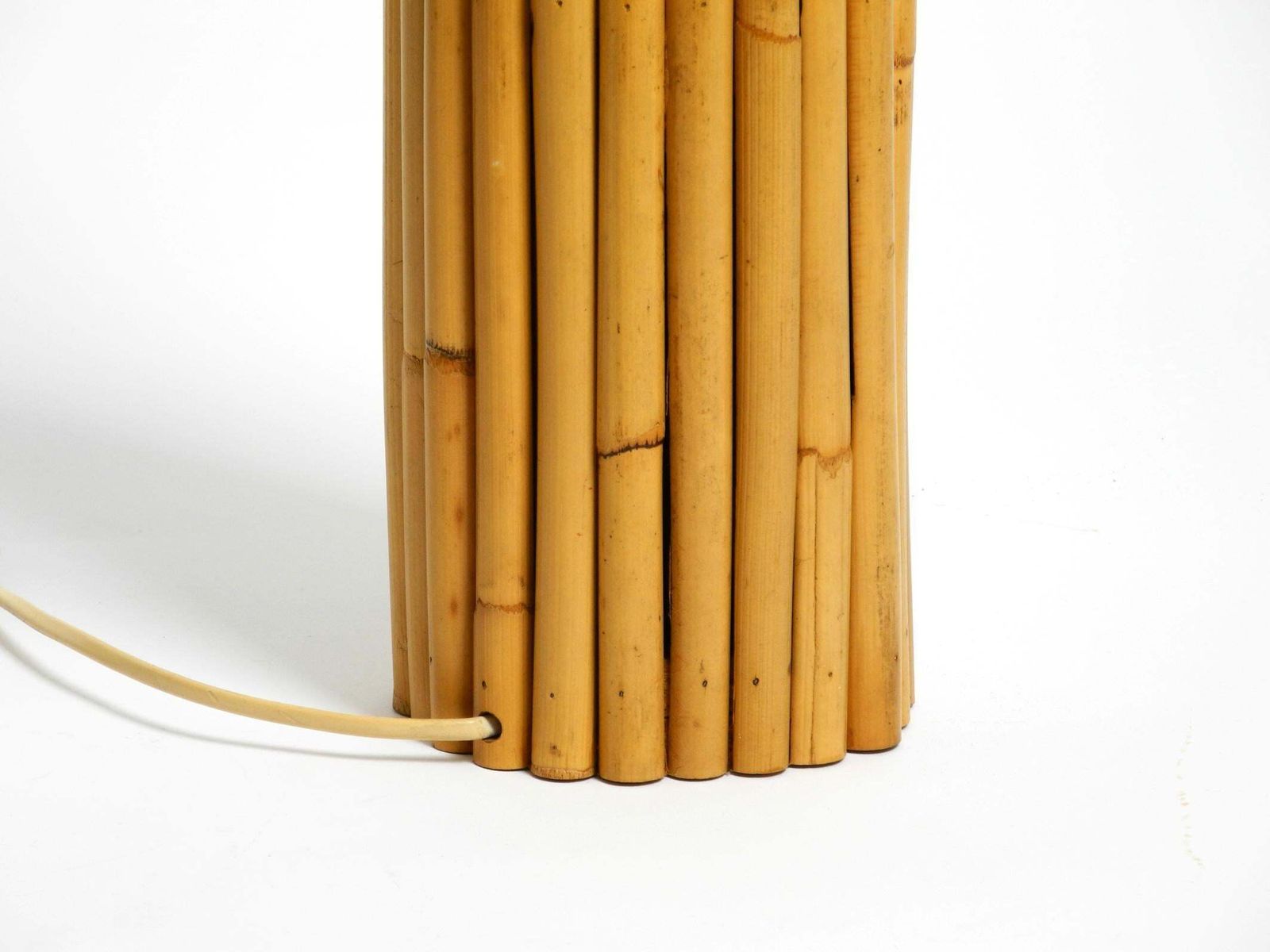 photo vinterior Large Beautiful 1970s Italian Bamboo Table Lamp With Large Oiled Paper Shade