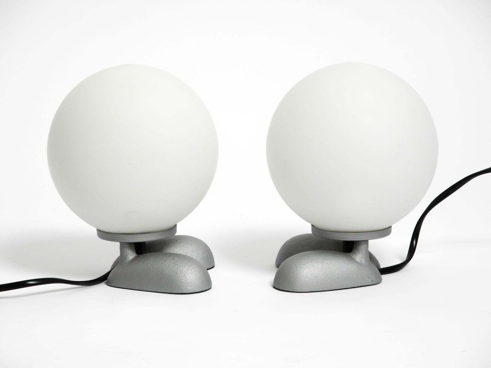 Pair Of 1990s Table Lamps With A Cast Aluminum Base With Feet Made By Sompex photo 558.0