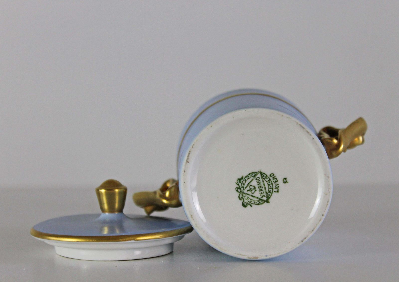 1045.0 Antonia Campi Tea Service For Six In Porcelain And Gold Decorations By Laveno photo