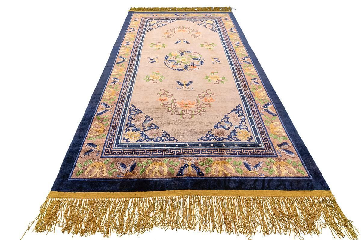 Chinese Silk Rug – Floral Harmony From The Mid 20th Century photo Textiles