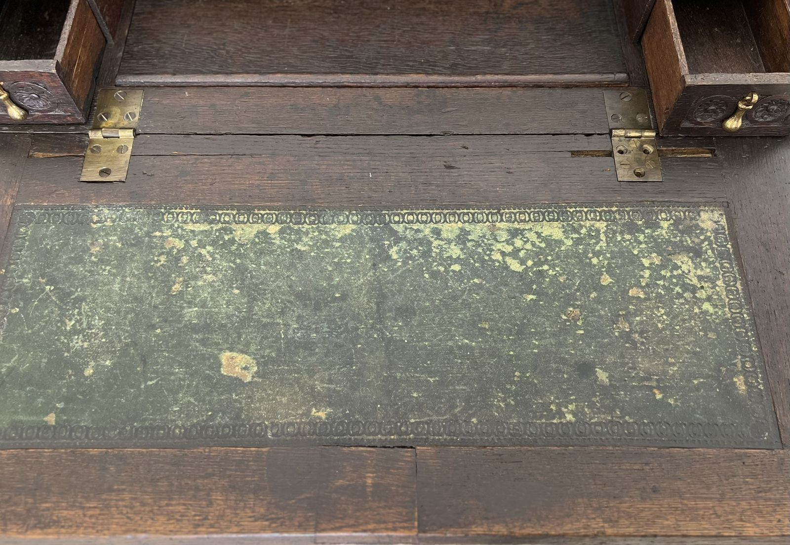 photo vintage Antique Carved English Oak Chinoiserie Bureau Chest Secretary Writing Desk Secretaire With Drawers