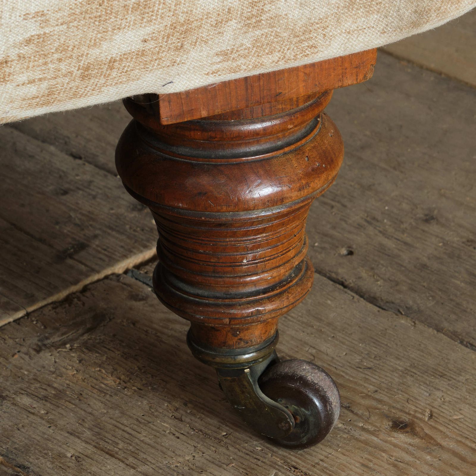 19th Century Chesterfield Chaise Longue By Jas Shoolbred photo 2200.0