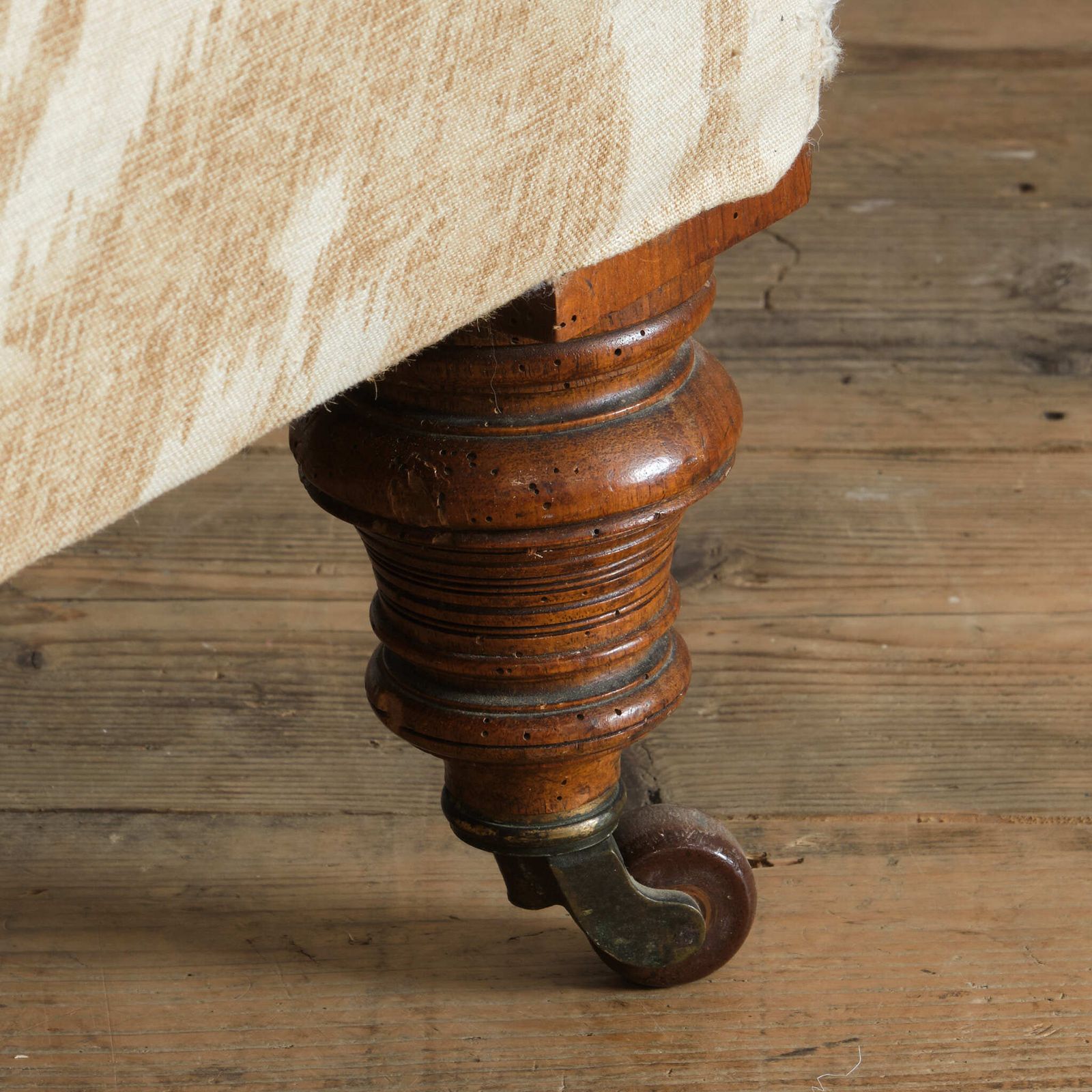 19th Century Chesterfield Chaise Longue By Jas Shoolbred photo vinterior