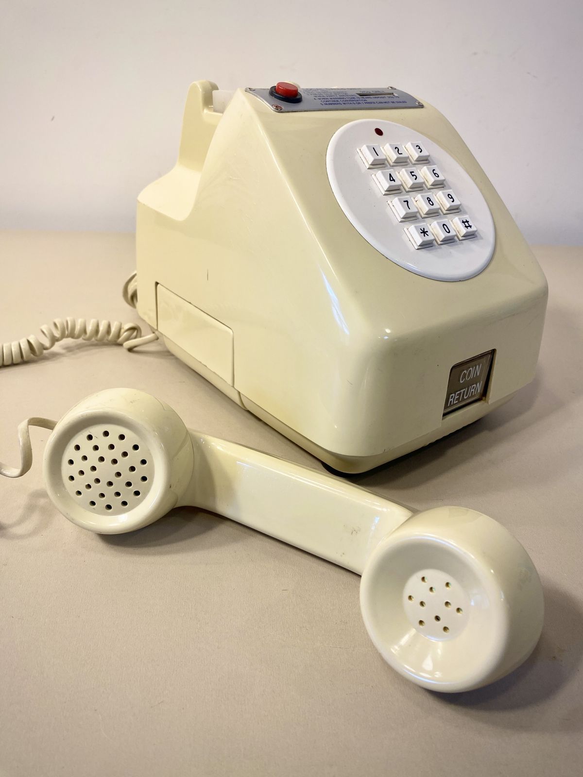 Vintage Hotel Lobby Payphone Coin Opperated Telephone 1980 photo 85.0