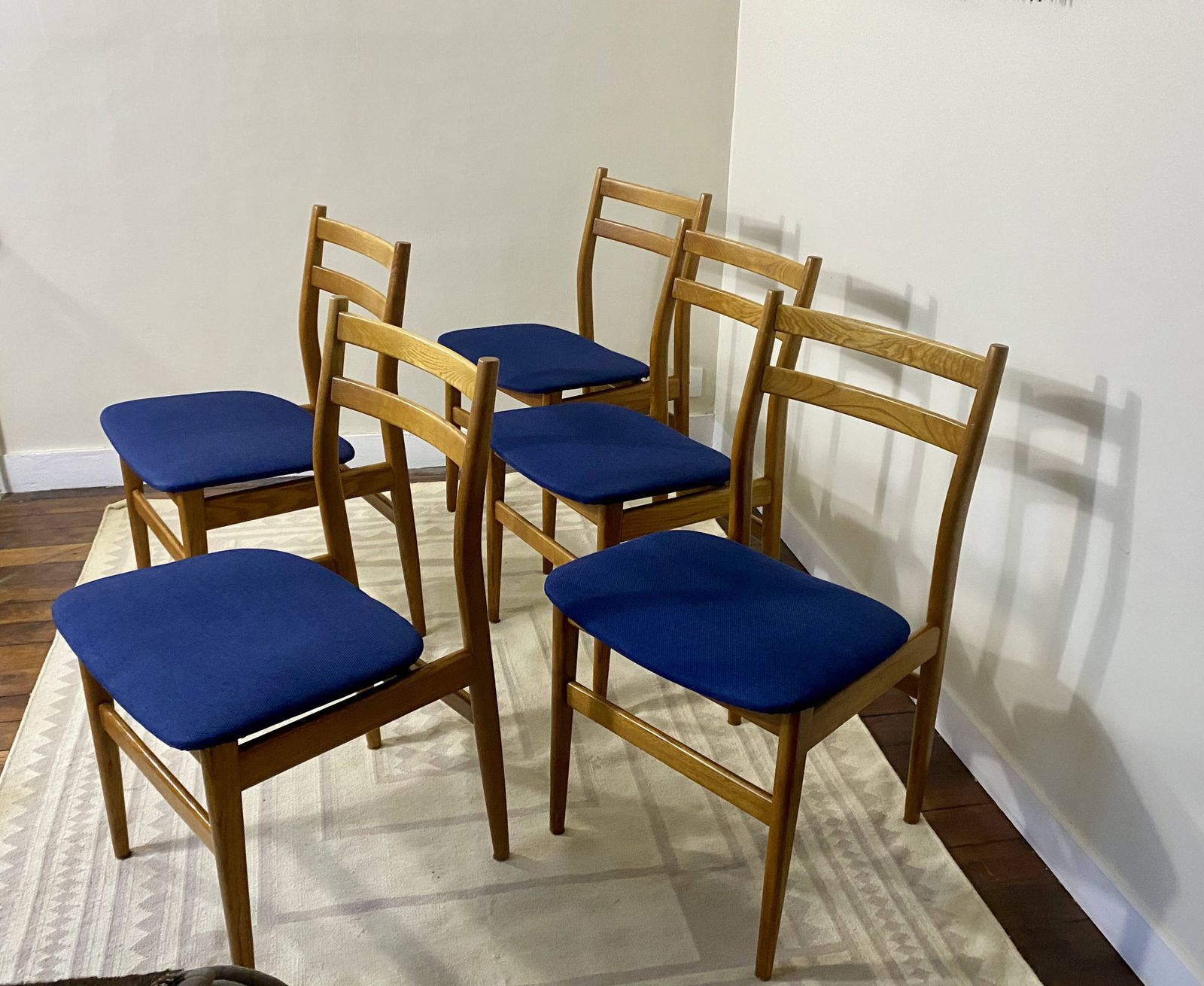 Set Of 5 Scandinavian Chairs From The Year . photo vinterior