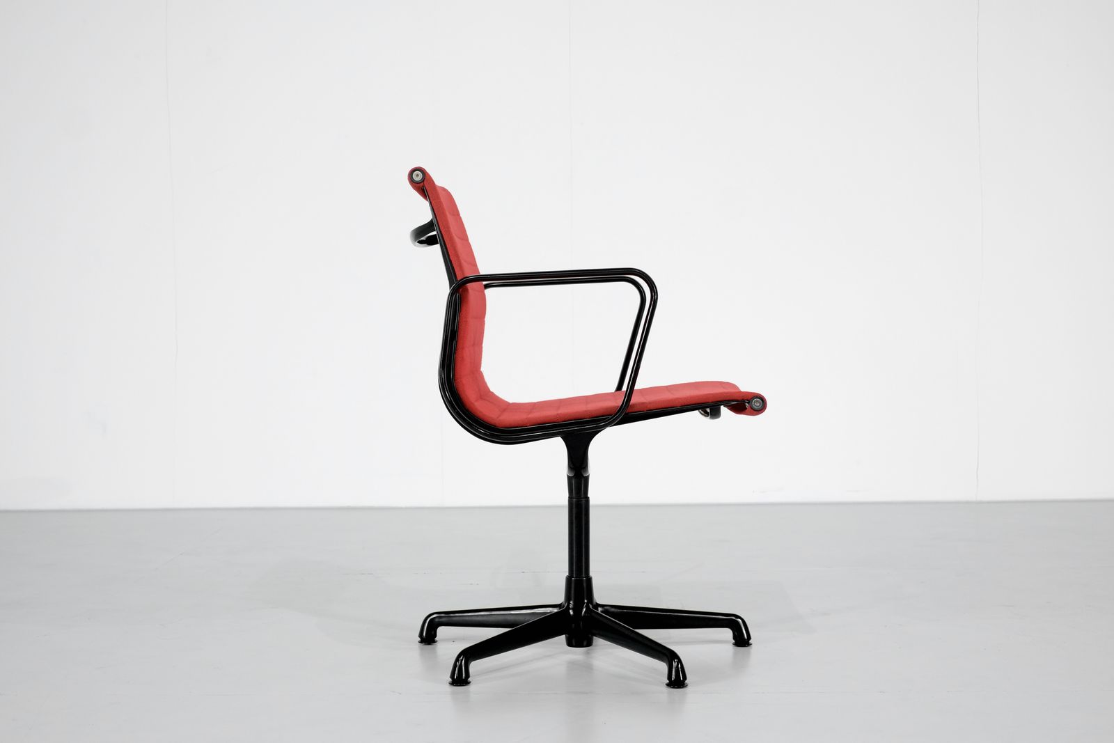 Armchair For " Ea 117 " Charles Ray Eames For Icf USA 1969. photo Furniture