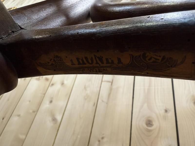 Portemanteau   Perroquet Thonet En Bois Courbé photo furniture