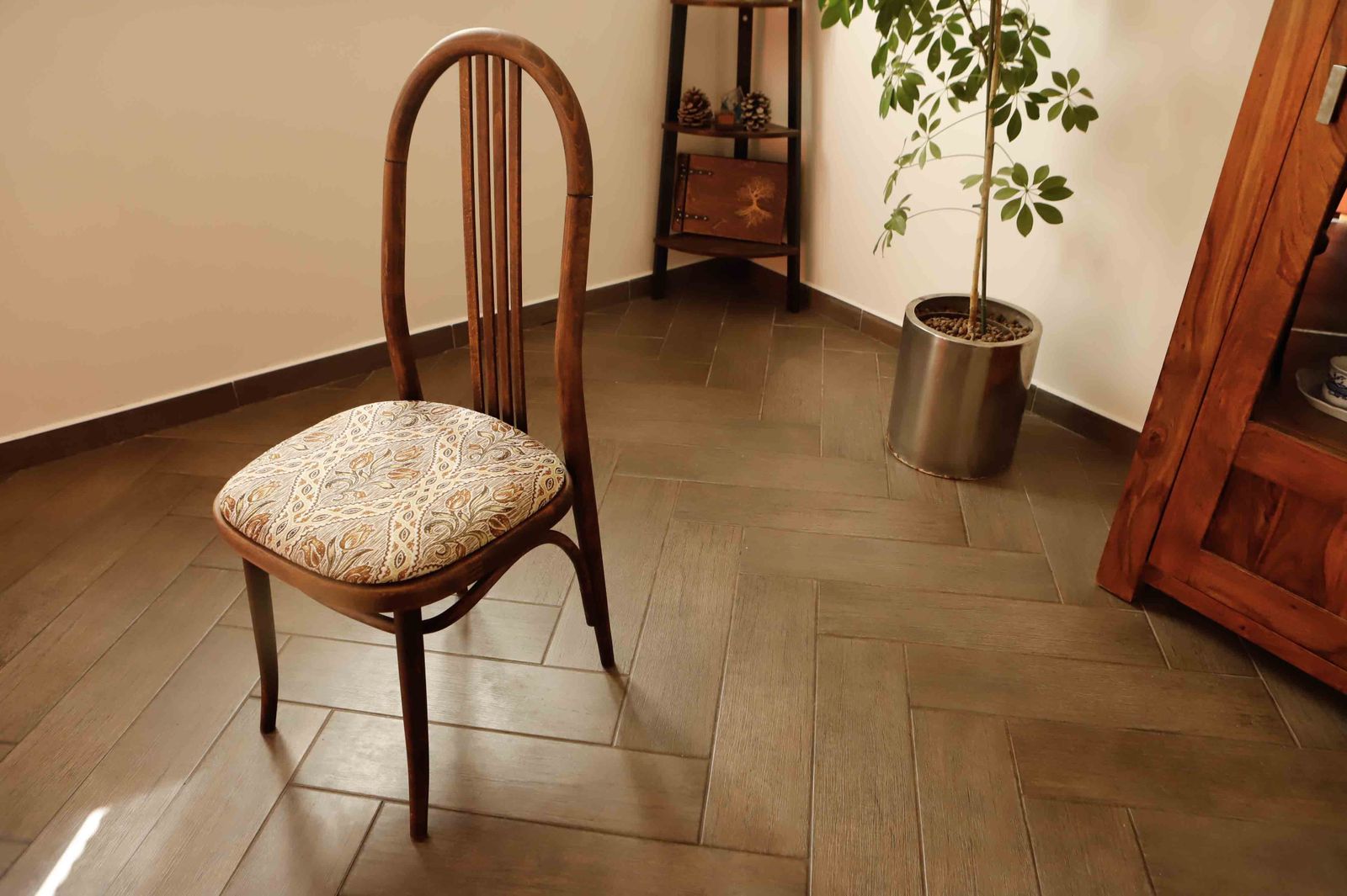 Set Of Four Bentwood Ton Chairs From The 1970s With Floral Upholstery photo vinterior