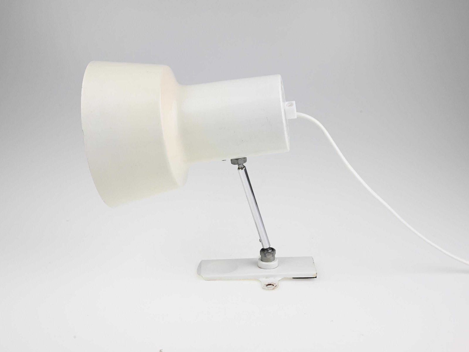 Vintage White Metal Wall Sconce, Vintage Lamp, Wall Sconce, White Lamp, Mid Century Lamp, Metal Lamp, Vintage Wall Lamp, Retro Lamp photo vinterior