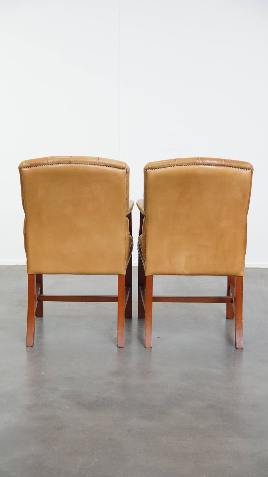 Set Of 5 Beautiful And Luxurious Cowhide Chesterfield Dining/Meeting Chairs In A Light Cognac Color photo Furniture