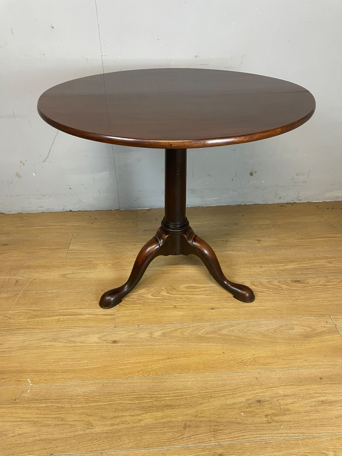 Georgian Mahogany Tripod Table With Gun Barrel Stem Circa 1790