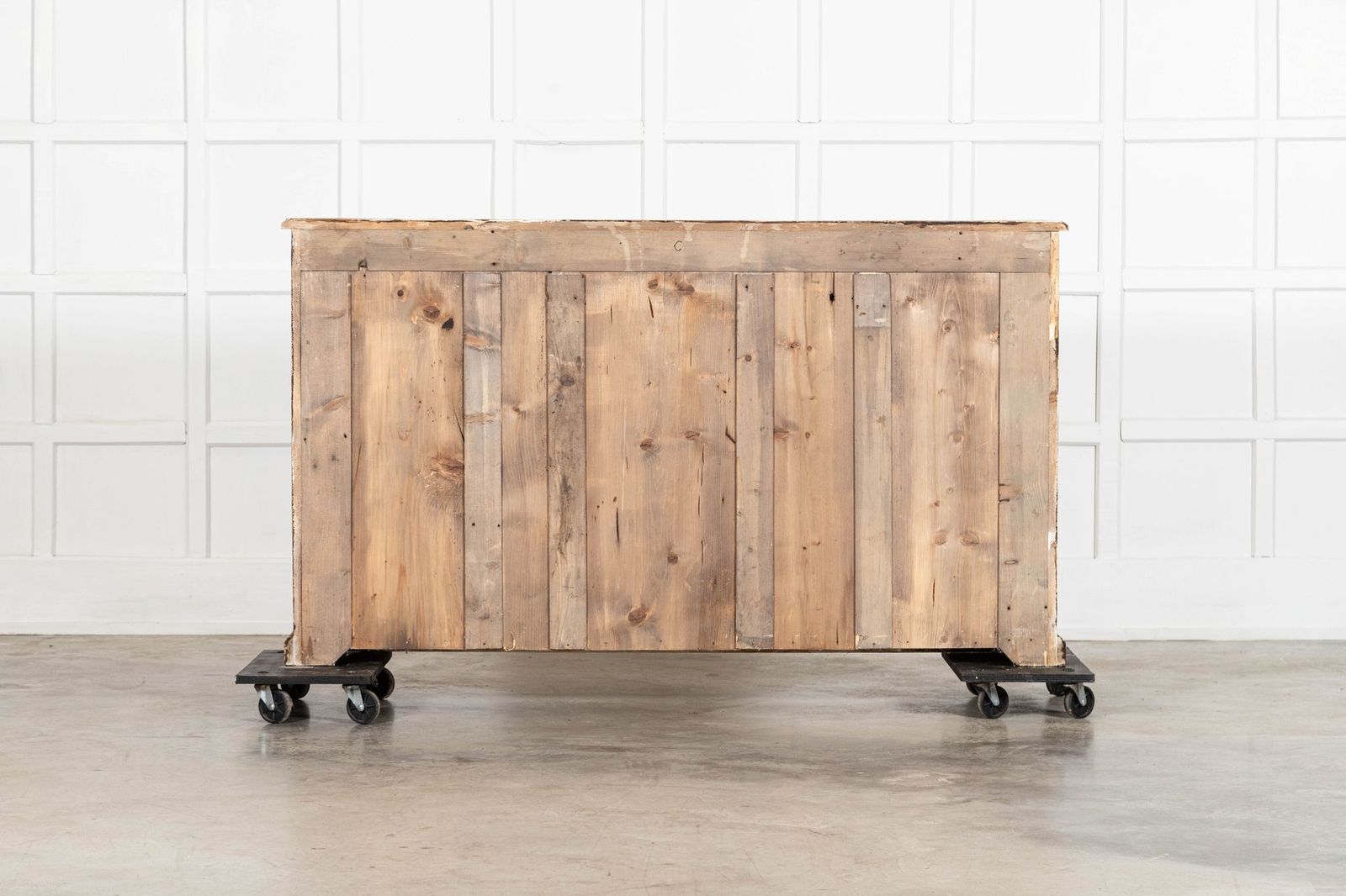 photo vinterior Large 19thc English Pine Haberdashery Drawers