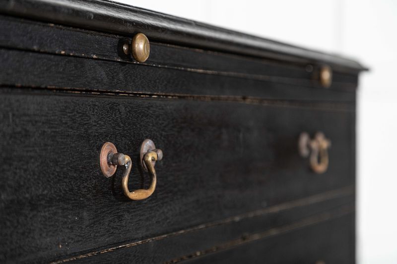 photo vinterior George III Ebonised Mahogany Graduated Writing Chest Drawers